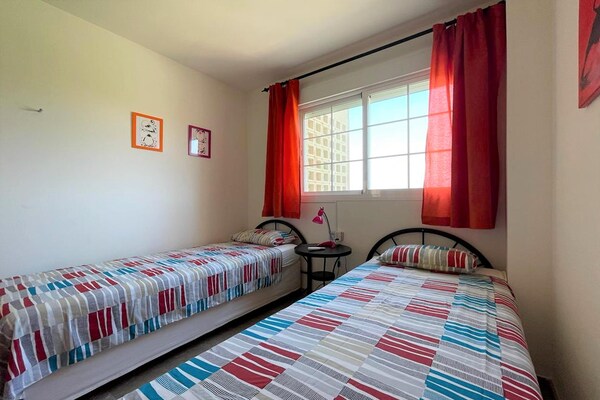 Foto van Appartement met 2 slaapkamers vlakbij de zee - Vakantiehuis in Roquetas de Mar - BedRoom