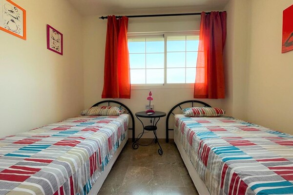 Foto van Appartement met 2 slaapkamers vlakbij de zee - Vakantiehuis in Roquetas de Mar - BedRoom
