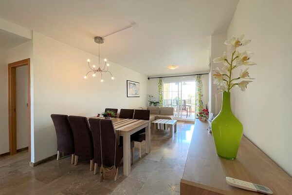 Foto van Appartement met 2 slaapkamers vlakbij de zee - Vakantiehuis in Roquetas de Mar - DiningRoom