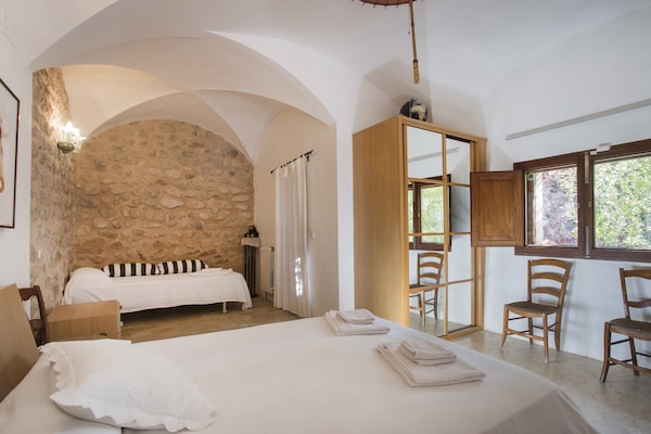Foto van Landhuis in Lloseta met Zwembad & Terras - Vakantiehuis in Lloseta - BedRoom