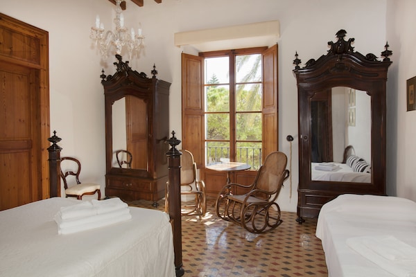 Foto van Landhuis in Lloseta met Zwembad & Terras - Vakantiehuis in Lloseta - BedRoom