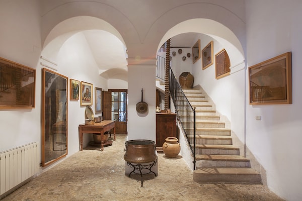 Foto van Landhuis in Lloseta met Zwembad & Terras - Vakantiehuis in Lloseta - HallReception