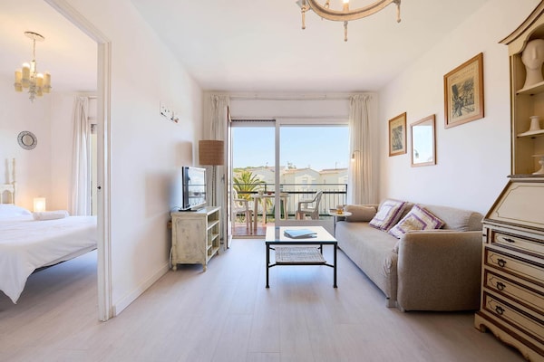 Foto van Appartement in Calella bij Strand - Vakantiehuis in Calella de Palafrugell, Llafranc - LivingRoom