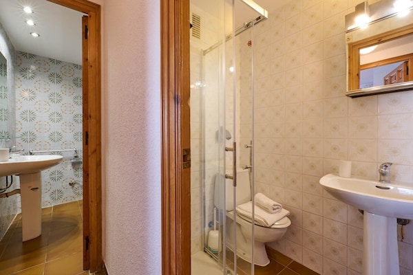 Foto van Appartement in Spanje bij zandstrand - Vakantiehuis in Calella de Palafrugell, Llafranc - BathRoom