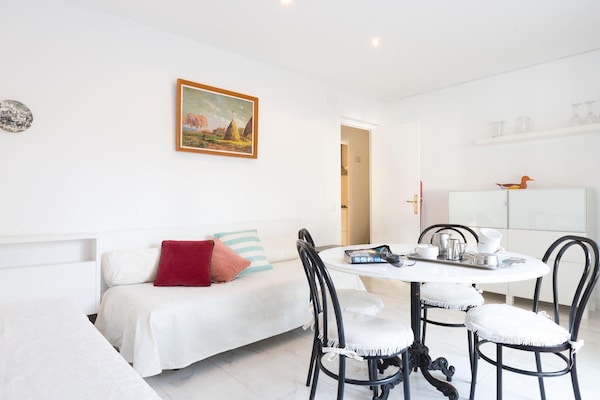 Foto van Appartement voor 4 personen nabij het strand - Vakantiehuis in Llafranc - LivingRoom