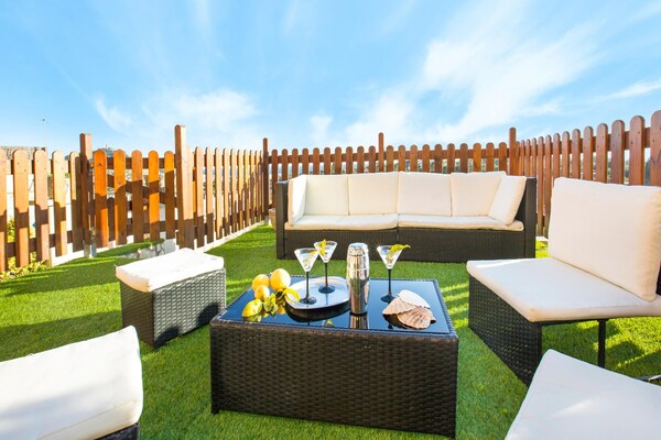Foto van Villa in Blanes met Zwembad en Zeezicht - Vakantiehuis in Blanes - TerraceBalcony