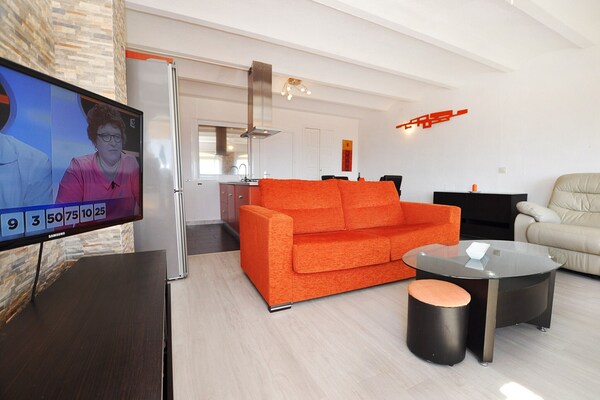 Foto van Appartement in Roses met zeezicht - Vakantiehuis in Rosas / Roses - LivingRoom