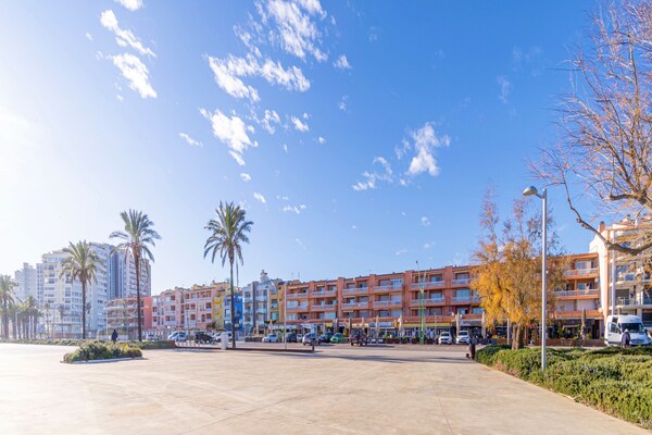 Foto van Appartement aan zee in Empuriabrava met zwembad - Vakantiehuis in Empuriabrava - Outdoor