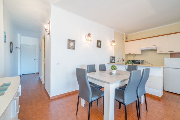 Foto van Appartement aan zee in Empuriabrava met zwembad - Vakantiehuis in Empuriabrava - DiningRoom