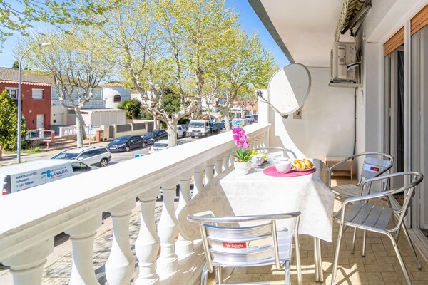 Foto van Appartement in Empuriabrava bij Strand - Vakantiehuis in Empuriabrava - terrace