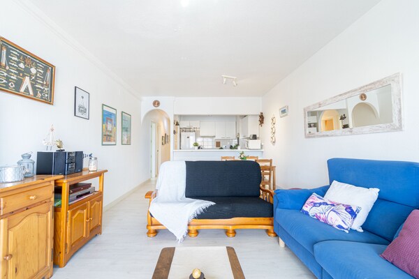 Foto van Appartement in Empuriabrava met Uitzicht op Kanaal - LivingRoom