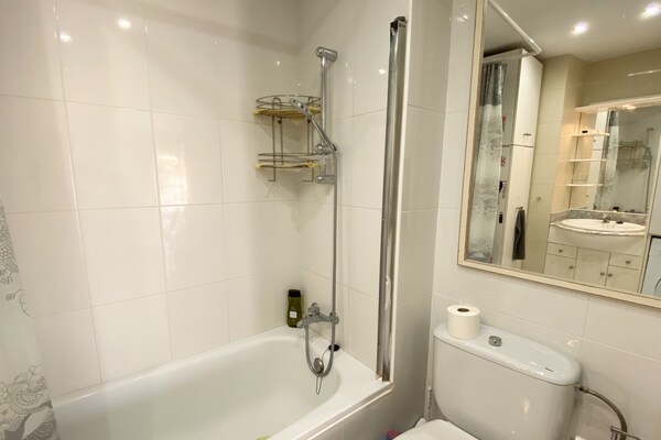 Foto van Appartement in Nerja bij El Salon Strand - Vakantiehuis in Nerja - BathRoom