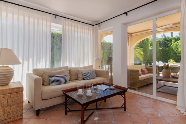 Foto van Charmante Andalusische strandvilla - Vakantiehuis in Marbella - LivingRoom
