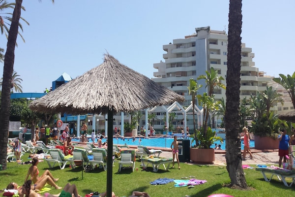 Foto van Appartement met strandzicht - Vakantiehuis in Benalmádena - ExteriorSummer