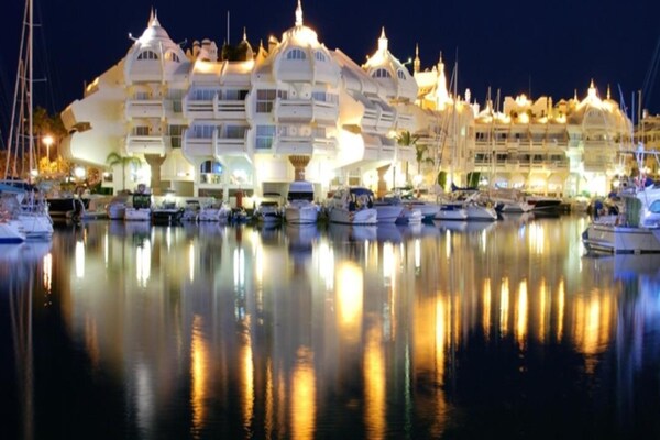 Foto van Appartement met strandzicht - Vakantiehuis in Benalmádena - ExteriorSummer
