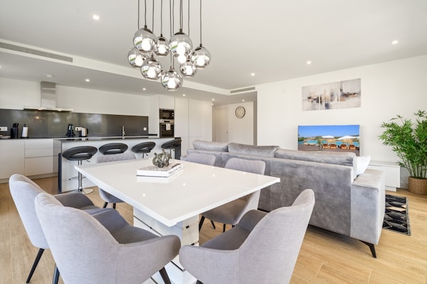 Foto van Appartement met 3 slaapkamers aan de lagune - Vakantiehuis in Casares - LivingRoom