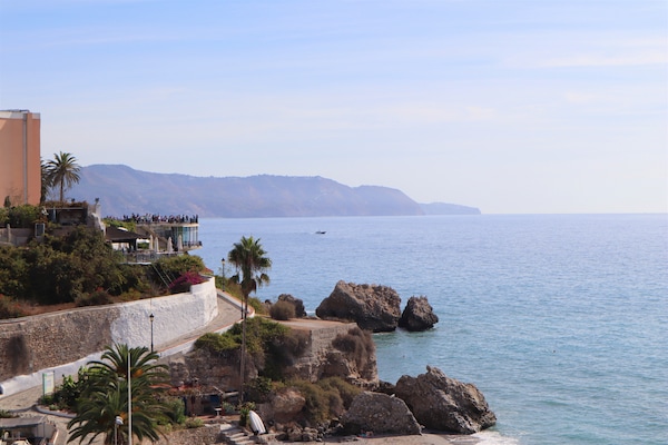Foto van Appartement bij Nerja Strand met Zwembad - Vakantiehuis in Nerja - AreaSummer1KM