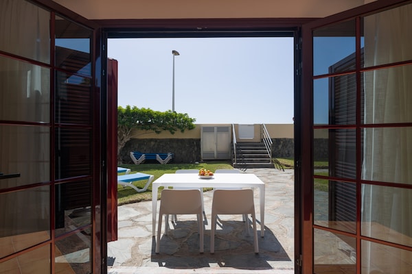 Foto van Strandhuis bij Playa de Las Burras - Vakantiehuis in Las Palmas de Gran Canaria - terrace
