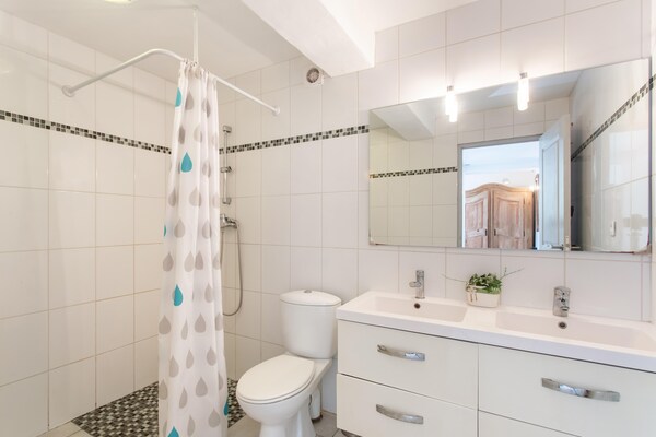 Foto van Gezellige ontsnapping op de heuvel in Berre - Vakantiehuis in Berre-Les-Alpes - BathRoom