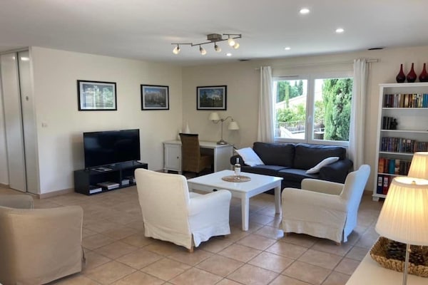 Foto van Villa in Montbrun met zwembad en bergzicht - Vakantiehuis in Montbrun-des-Corbières - BathRoom