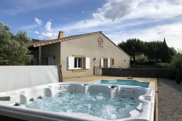 Foto van Villa in Montbrun met zwembad en bergzicht - Vakantiehuis in Montbrun-des-Corbières - Wellness
