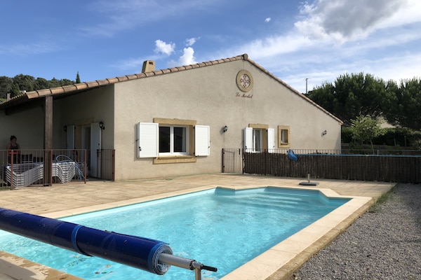 Foto van Villa in Montbrun met zwembad en bergzicht - Vakantiehuis in Montbrun-des-Corbières - Ambiance