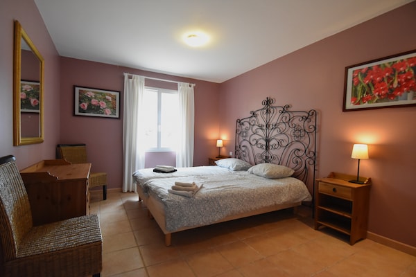 Foto van Villa in Montbrun met zwembad en bergzicht - Vakantiehuis in Montbrun-des-Corbières - BedRoom