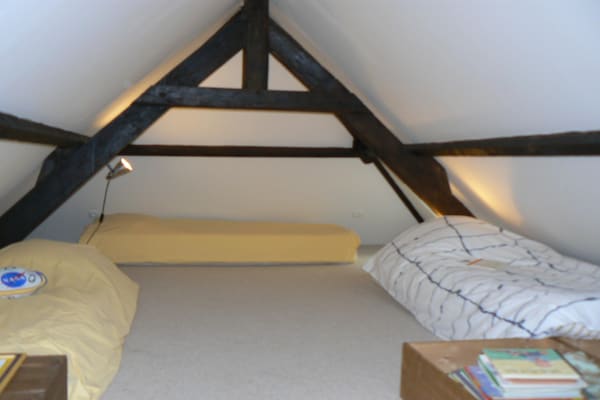 Foto van Landgoed in Normandië met Zwembad & Tennis - Vakantiehuis in Le Mesnil sur Blangy - BedRoom