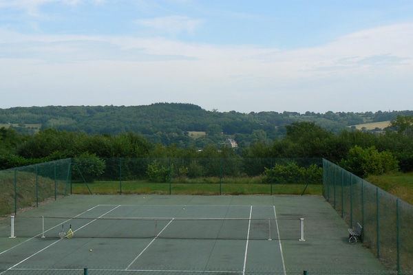 Foto van Landgoed in Normandië met Zwembad & Tennis - Vakantiehuis in Le Mesnil sur Blangy - Facilities