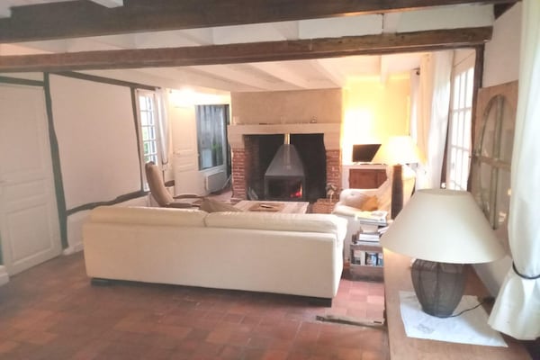 Foto van Landgoed in Normandië met Zwembad & Tennis - Vakantiehuis in Le Mesnil sur Blangy - LivingRoom