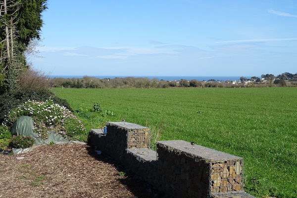 Foto van Vakantiehuis aan Goëlo-kust met zeezicht - Vakantiehuis in Binic Etables-sur-Mer - GardenSummer