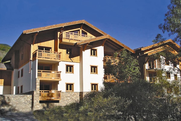 Foto van Bergvakantiehuis met verwarmd zwembad - Vakantiehuis in CHANTEMERLE - ExteriorSummer
