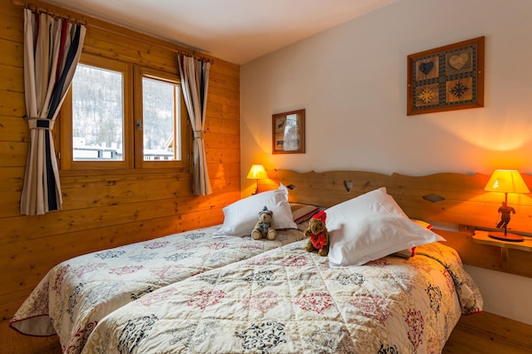 Foto van Bergvakantiehuis met verwarmd zwembad - Vakantiehuis in CHANTEMERLE - BedRoom