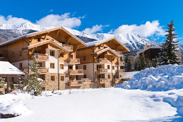 Foto van Bergvakantiehuis met verwarmd zwembad - Vakantiehuis in CHANTEMERLE - ExteriorWinter