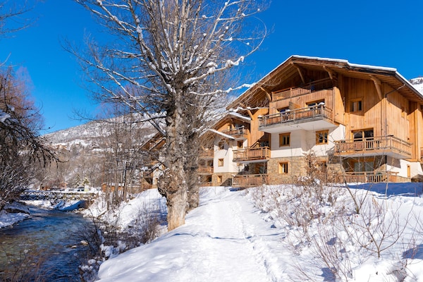 Foto van Bergvakantiehuis met verwarmd zwembad - Vakantiehuis in CHANTEMERLE - ExteriorWinter