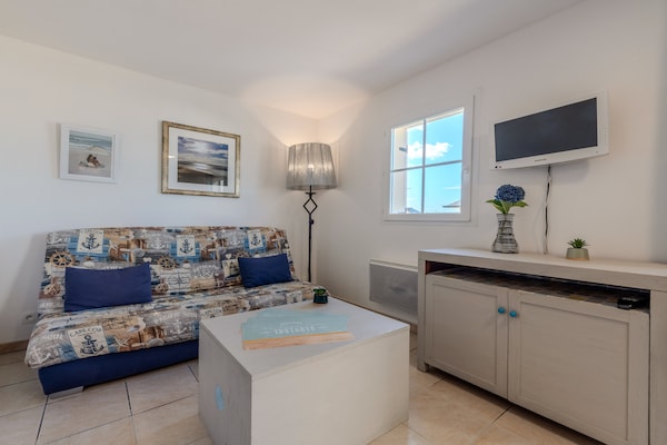 Foto van T. de Pentrez N°53 - 3P6 - Vakantiehuis in Saint-Nic - LivingRoom