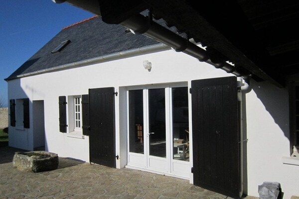Foto van Familie-uitje aan de kust - Vakantiehuis in Plouhinec - ExteriorSummer