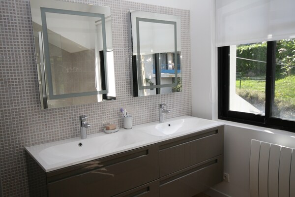 Foto van Villa in Pont-Aven, Bretagne, met privézwembad - Vakantiehuis in Pont-Aven - BathRoom