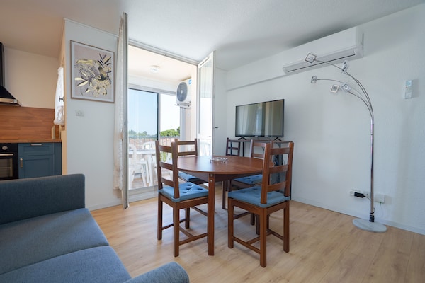 Foto van Appartement voor 6 personen in Les Deux Alpes - Vakantiehuis in Le Grau-du-Roi - DiningRoom