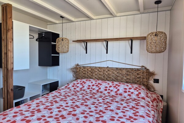 Foto van Chalet met zwembad op 500 meter van het strand. - Vakantiehuis in Saint-Pair-sur-Mer - BedRoom