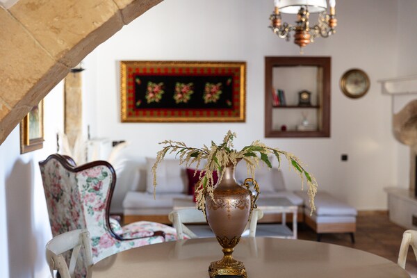 Foto van Villa in Garazo met Zwembad en Uitzicht - Vakantiehuis in Garazo - Ambiance