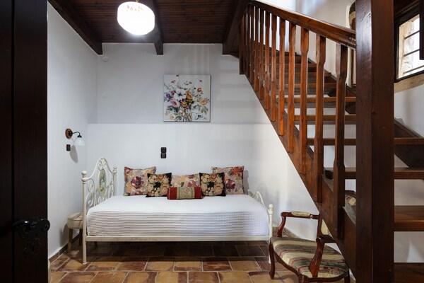 Foto van Villa in Garazo met Zwembad en Uitzicht - Vakantiehuis in Garazo - BedRoom