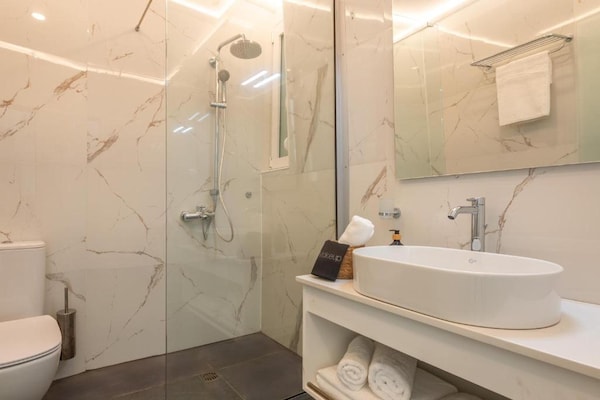 Foto van Chique familievilla met zwembad in Syvota - Vakantiehuis in Syvota - BathRoom