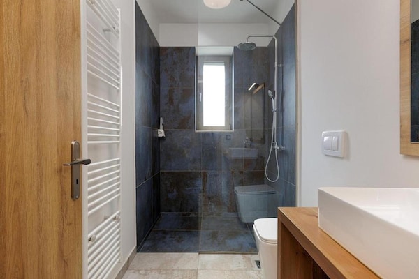 Foto van Chique villa met toegang tot het zwembad voor 5 personen - BathRoom