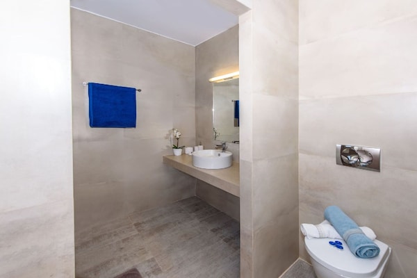 Foto van Chique familieprines landelijke oase - Vakantiehuis in Prines - BathRoom
