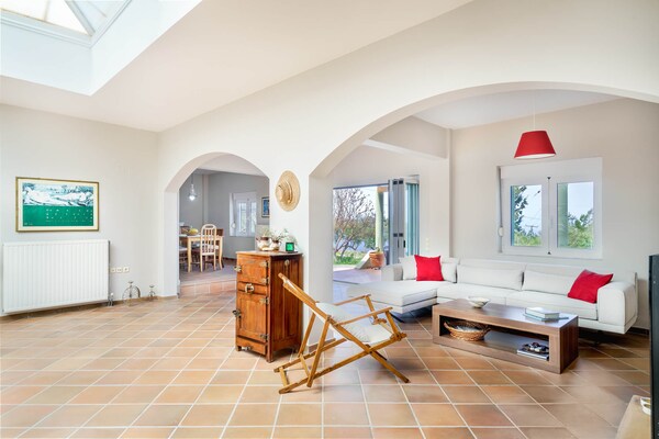 Foto van Charming spacious house, 5min from Rethymno! - Vakantiehuis in Tria Monastiria - LivingRoom