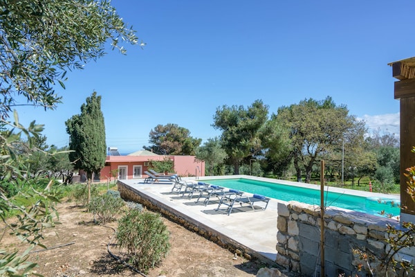 Foto van Charming spacious house, 5min from Rethymno! - Vakantiehuis in Tria Monastiria - PoolOfHouse