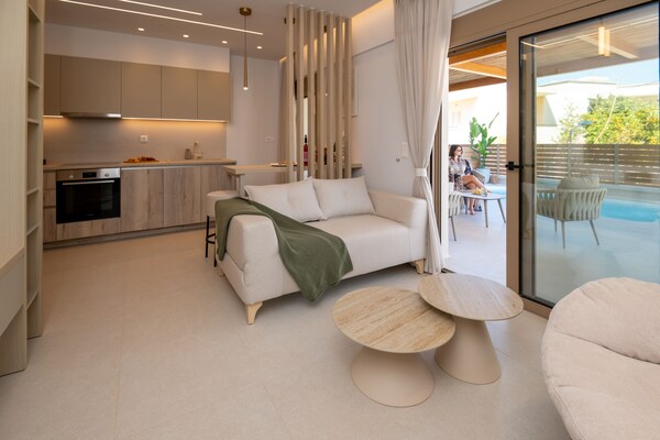Foto van Chique oase aan de kust van Rethymno - Vakantiehuis in Rethymno Town - LivingRoom