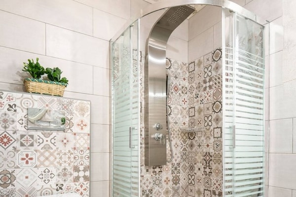 Foto van Armeni Mountain Oasis met 3 slaapkamers - Vakantiehuis in Armeni - BathRoom