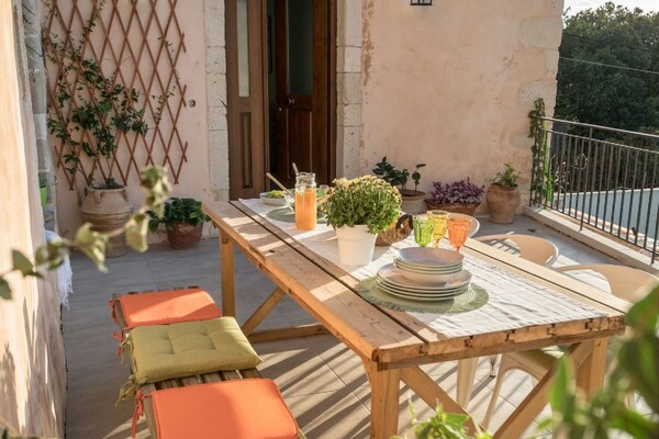 Foto van Armeni Mountain Oasis met 3 slaapkamers - Vakantiehuis in Armeni - TerraceBalcony